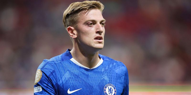 Liam Delap chỉ vào sân từ ghế dự bị, nhưng mang đến hy vọng mới cho hàng công The Blues.