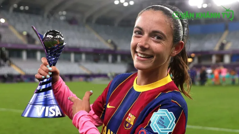 Aitana Bonmati nhận giải “Cầu thủ xuất sắc nhất Euro 2025”, khẳng định đẳng cấp toàn cầu.