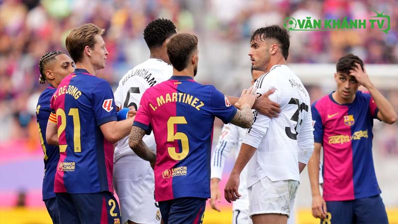 Inigo Martínez chia sẻ về sự tôn trọng mà Real Madrid dành cho Barcelona trong các trận El Clasico gần đây.
