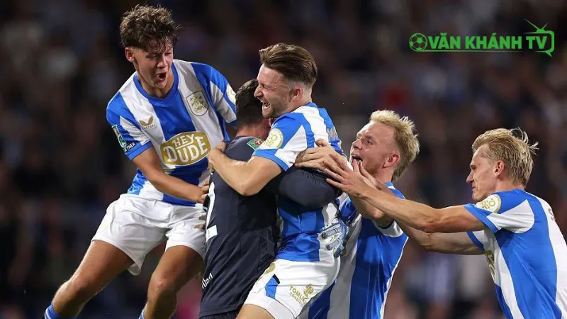 Huddersfield: Hy vọng mong manh từ lợi thế sân nhà