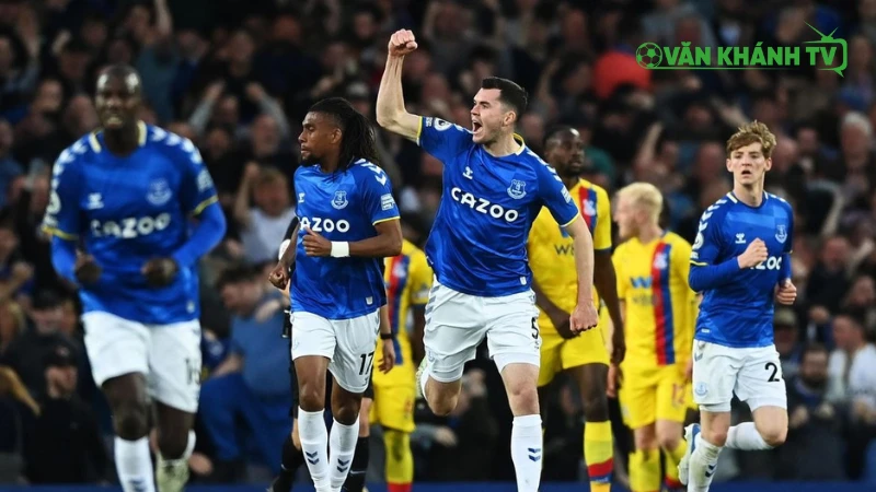 Everton tìm kiếm cơ hội phản công nhưng đối diện thử thách lớn khi hành quân đến Anfield.