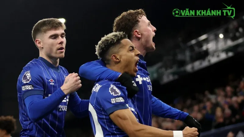 Ipswich gặp khó trên sân khách nhưng vẫn giữ sự ổn định ở tuyến giữa