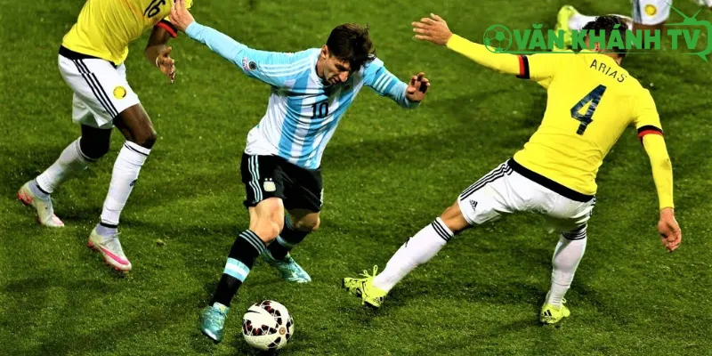 Lionel Messi cầu thủ xuất sắc nhất thập kỷ