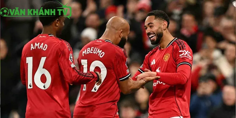 MU chủ động kiểm soát bóng và dâng cao tạo áp lực