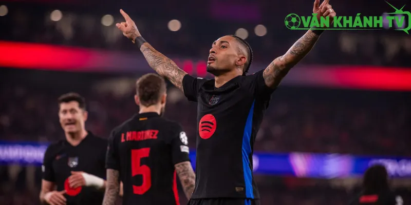 Barca kiểm soát trận đấu và tạo nhiều cơ hội nguy hiểm