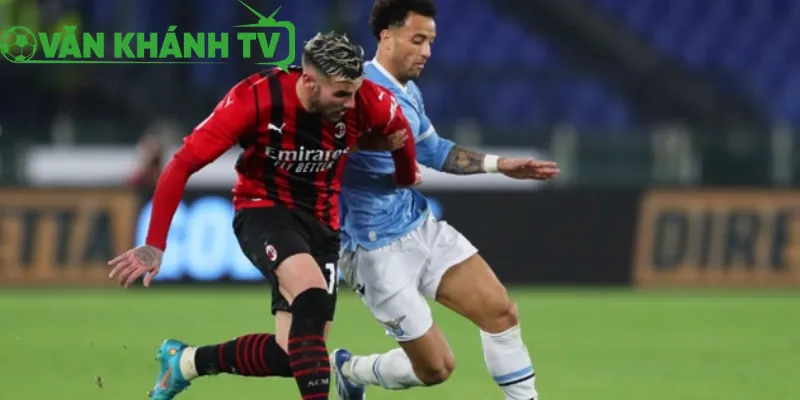 Lazio nỗ lực phản công trong trận AC Milan vs Lazio, tận dụng sơ hở đội chủ nhà.