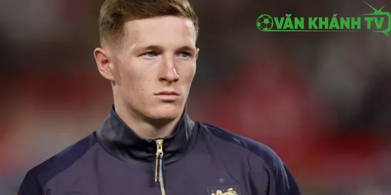 MU ráo riết săn tiền vệ trẻ Elliot Anderson