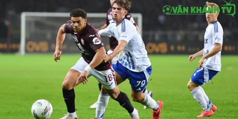 Trận đấu chiến thuật căng thẳng với nhiều pha tranh chấp