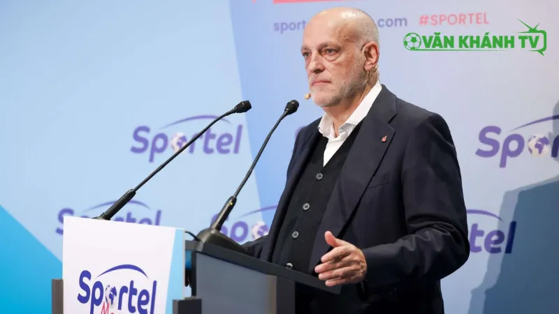 Javier Tebas kêu gọi UEFA can thiệp để ổn định thị trường.
